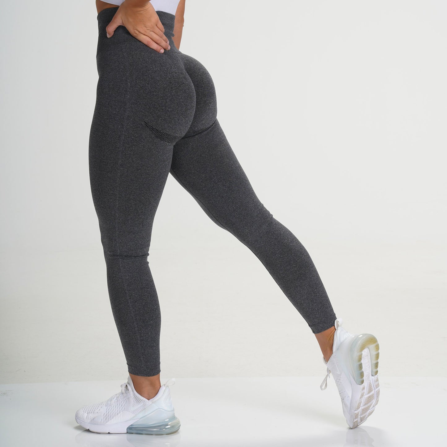 Knitted buttocks moisture wicking yoga pants