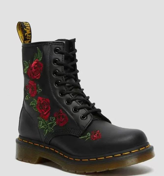 Fanghe Ethnic Style Embroidered Flower Boots